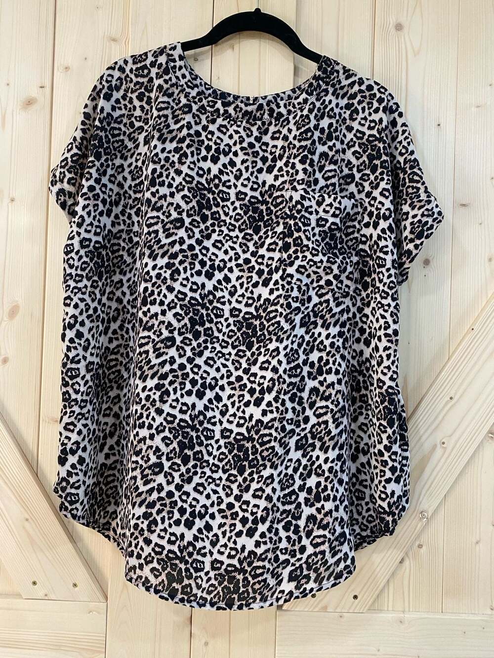 Buffalo David Bitton Woven Blouse Size M Leopard Print Patch Pocket
